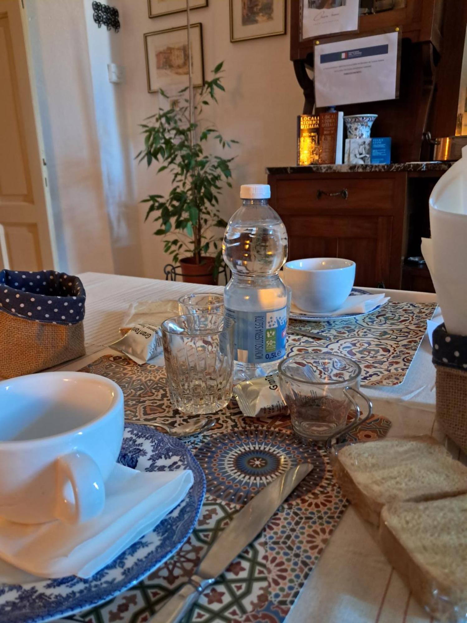 Bed & Breakfast Chiara Bed and Breakfast San Sebastiano Curone Eksteriør billede